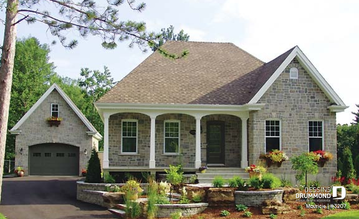 Vue avant - MODÈLE DE BASE - Maison plain-pied avec 2 chambres, galerie abritée, salle à manger en solarium, foyer, garage inclus au plan - Mauricie