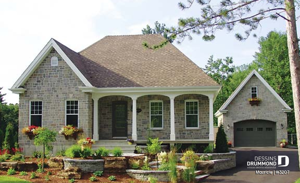 Vue avant - MODÈLE DE BASE - Maison plain-pied avec 2 chambres, galerie abritée, salle à manger en solarium, foyer, garage inclus au plan - Mauricie