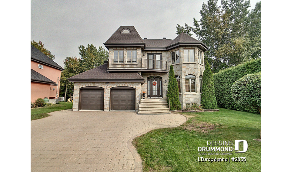 Vue avant - MODÈLE DE BASE - Plan de maison de style manoir avec 3 à 4 chambres, salle familiale et séjour - L'Européenne
